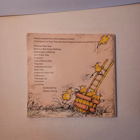 1976 A Pumpkin In A Pear Tree All Year Holiday Activity Craft Book Paperback - Picture 4 of 7